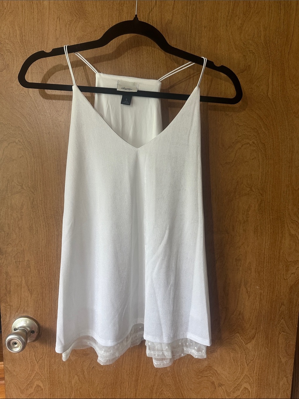 Daytrip White V-Neck Spaghetti Strap Camisole